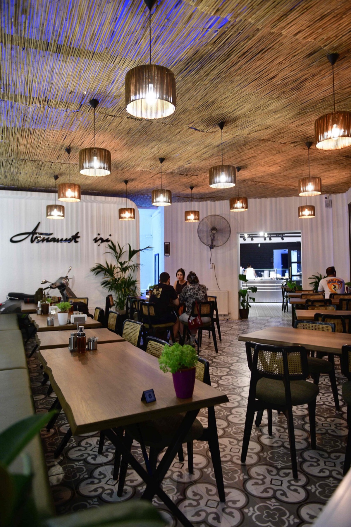 Arnavut Isi - Restaurant in Kadıköy, Istanbul