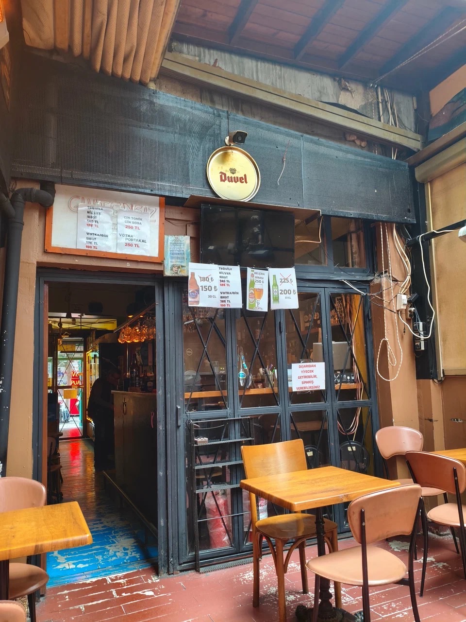Mekan Pub – Bar in Yeldeğirmeni, Istanbul