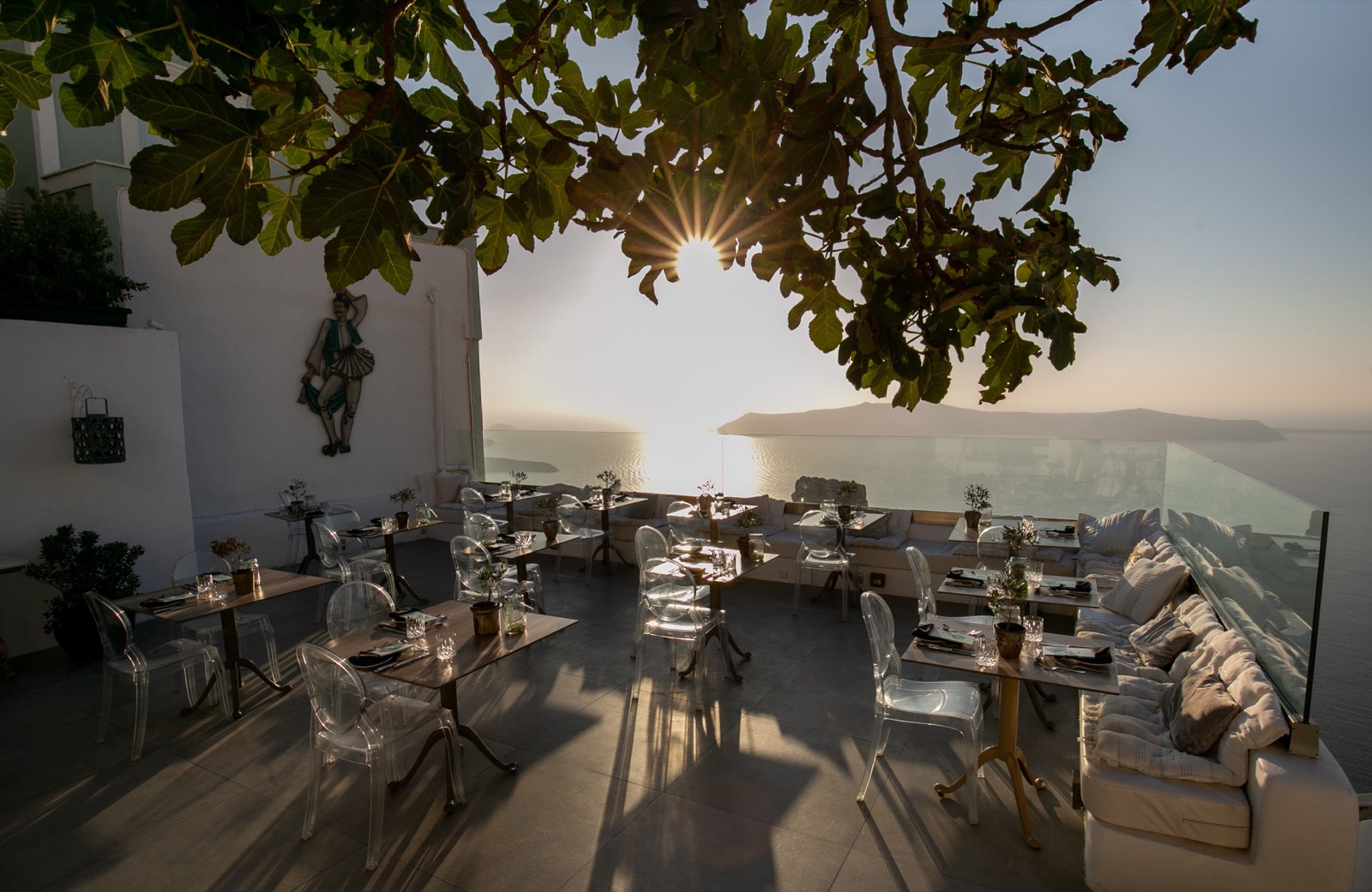 The Athenian House - Restaurant in Imerovigli, Santorini