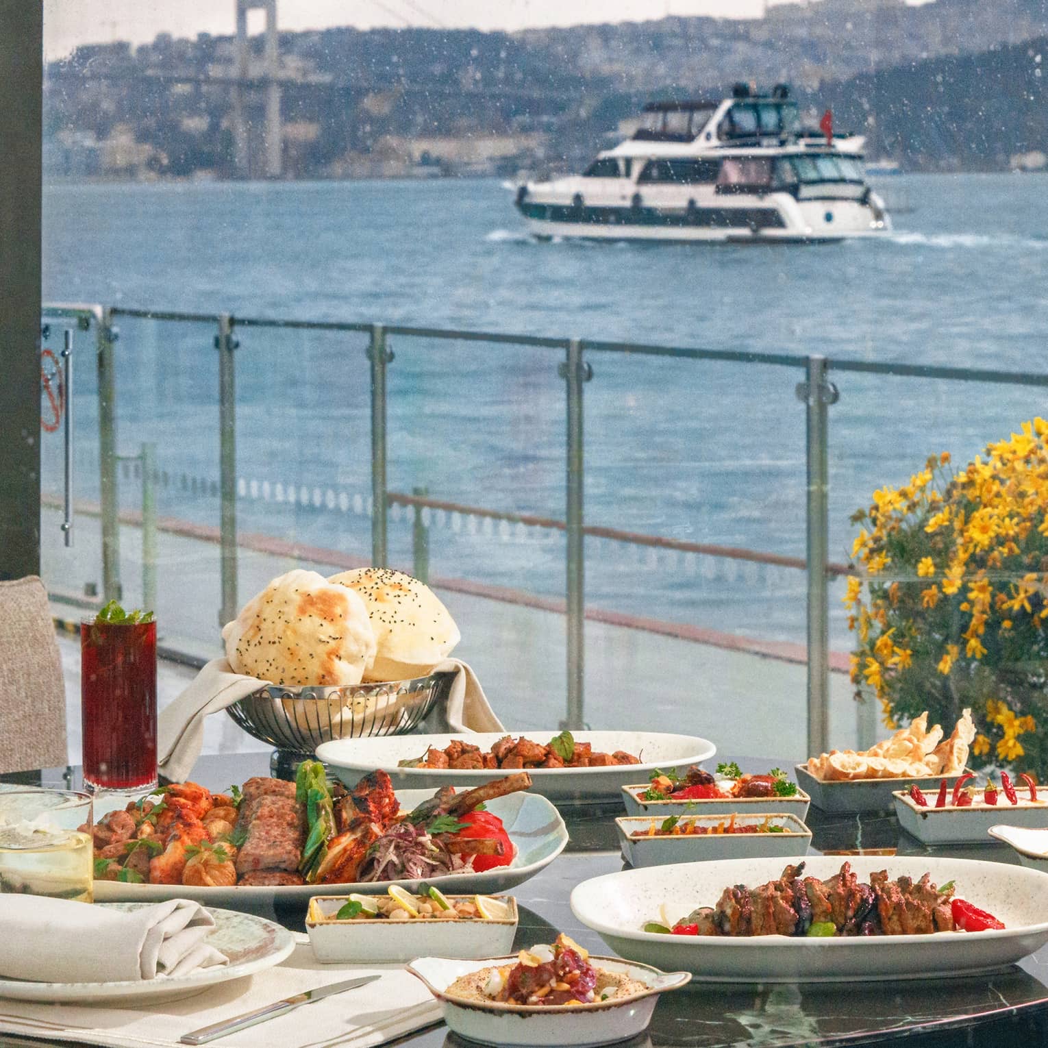 YALI Lounge – Bar in Beşiktaş, Istanbul